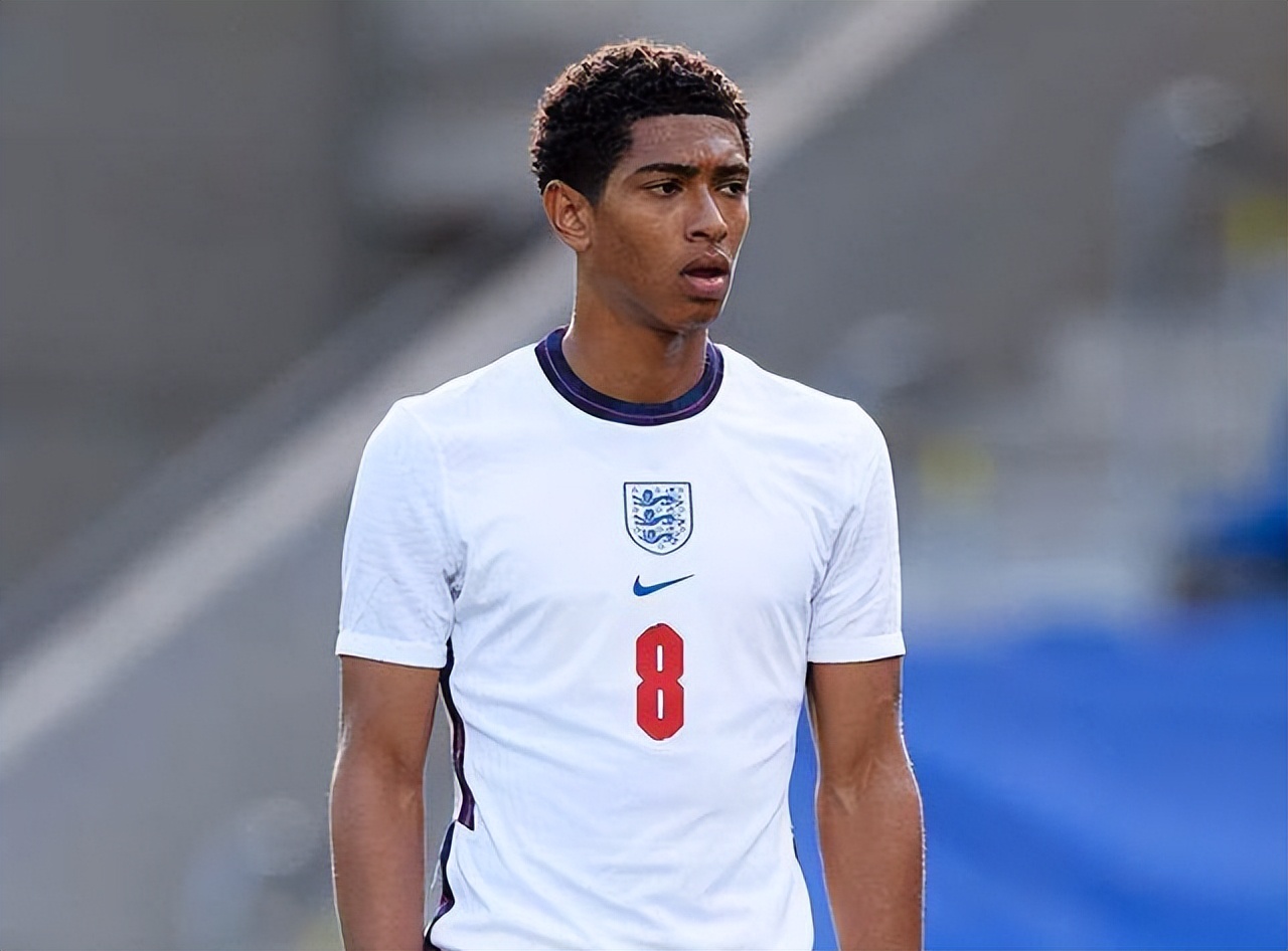 辽宁男篮在俱乐部杯首战失利，后调整阵容暂稳，以90比79战胜合肥男篮，杨鸣调整战术有效应对挑战。