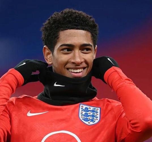 热刺旧将：弗兰克每隔五分钟就改变战术，澳波更有魄力