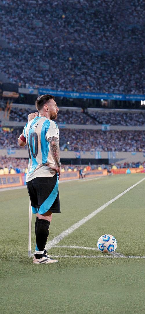 追梦将比肩库里，成为唯二代表勇士出战900场常规赛的球员