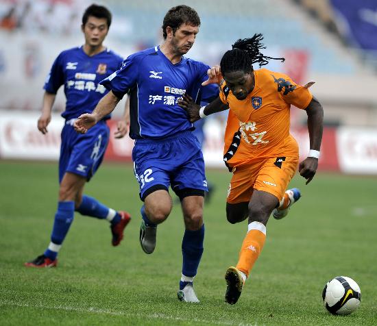 多纳多尼执教斯佩齐亚客场1比0胜恩特拉