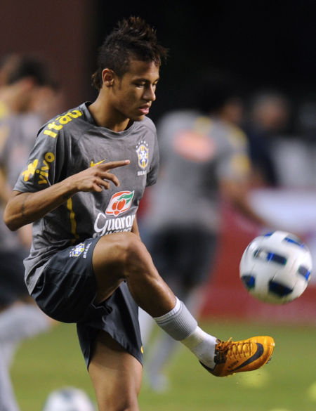 马特乌斯：我和马拉多纳就像梅西和C罗，但我们场外相处更多