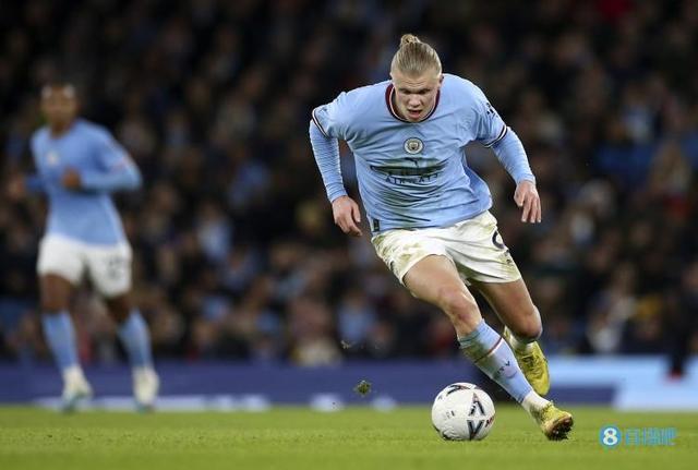 尤文官方：弗朗西斯科-孔塞桑当选队内10月最佳球员